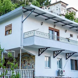Grandma's Gjirokastër